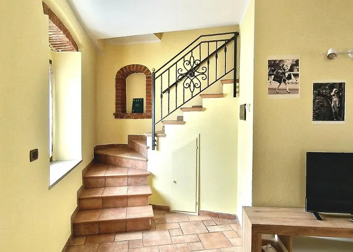 Monferrato Street House * 卡利亚诺